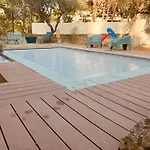 Independant Avec Jardin Et Acces Piscine *
