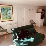 Apartment Independant Avec Jardin Et Acces Piscine Nîmes