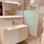 Independant Avec Jardin Et Acces Piscine *