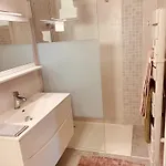 Independant Avec Jardin Et Acces Piscine *
