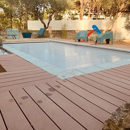 Independant Avec Jardin Et Acces Piscine *