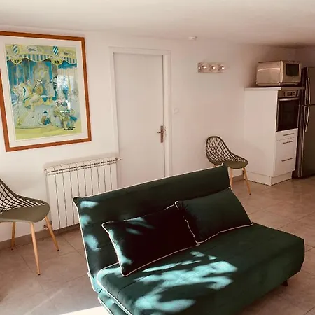 Apartment Independant Avec Jardin Et Acces Piscine Nimes