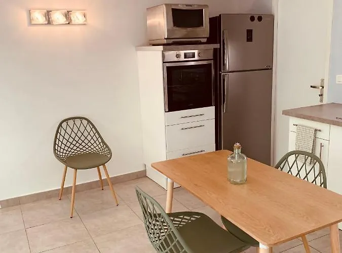 Independant Avec Jardin Et Acces Piscine Apartmán *