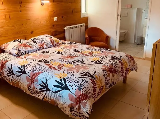 Independant Avec Jardin Et Acces Piscine Appartement *