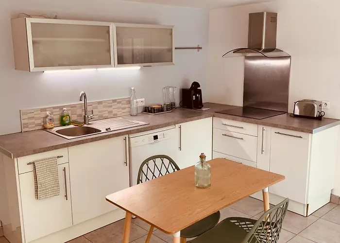 Independant Avec Jardin Et Acces Piscine Apartmán