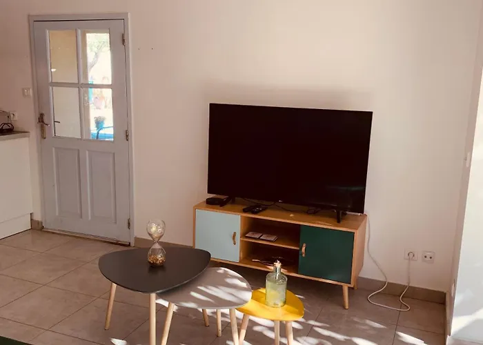 Independant Avec Jardin Et Acces Piscine Nîmes